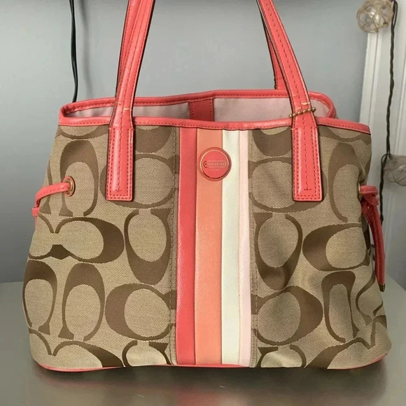 COPY - Coach purse! Excellent condition! - Picture 1 of 6